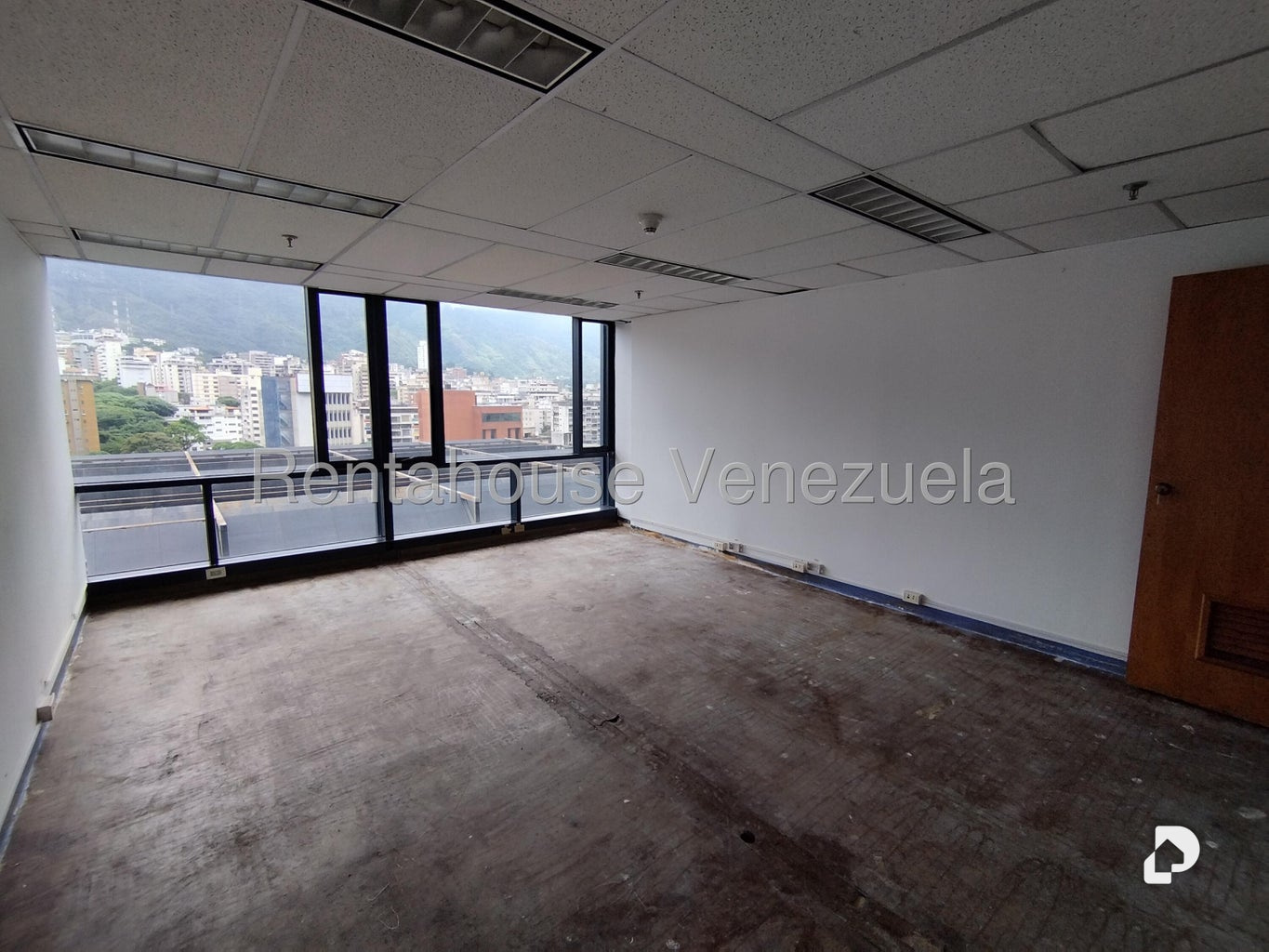 Oficina en Plaza Venezuela, Caracas – 14