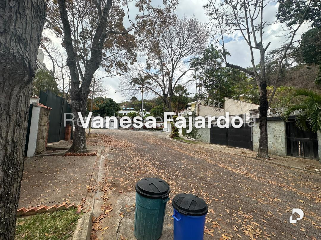 Terreno en Santa Fe Norte, Caracas – 19