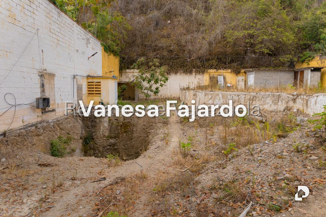 Terreno en Santa Fe Norte, Caracas – 11