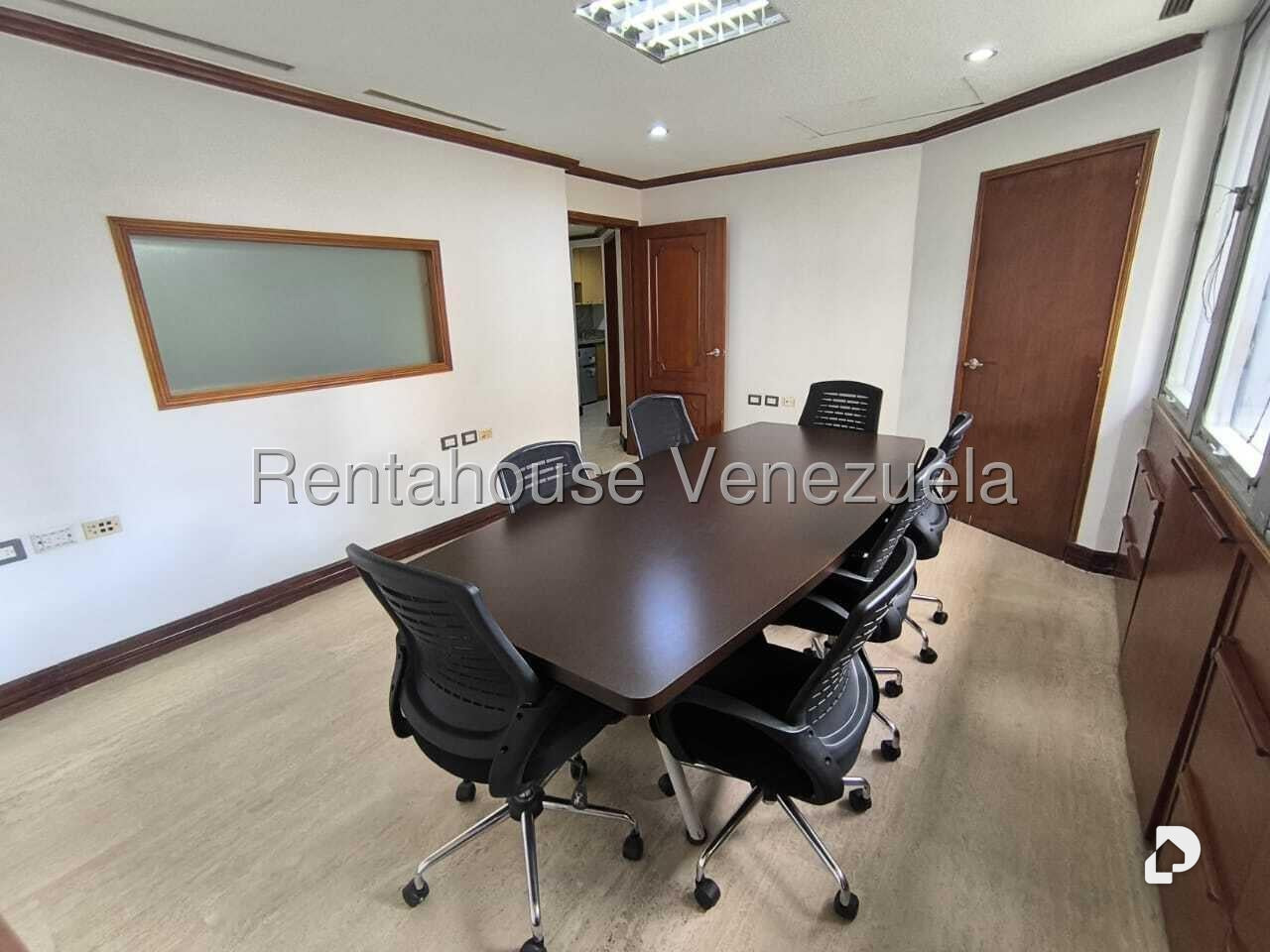 Local comercial en El Rosal, Caracas – 13