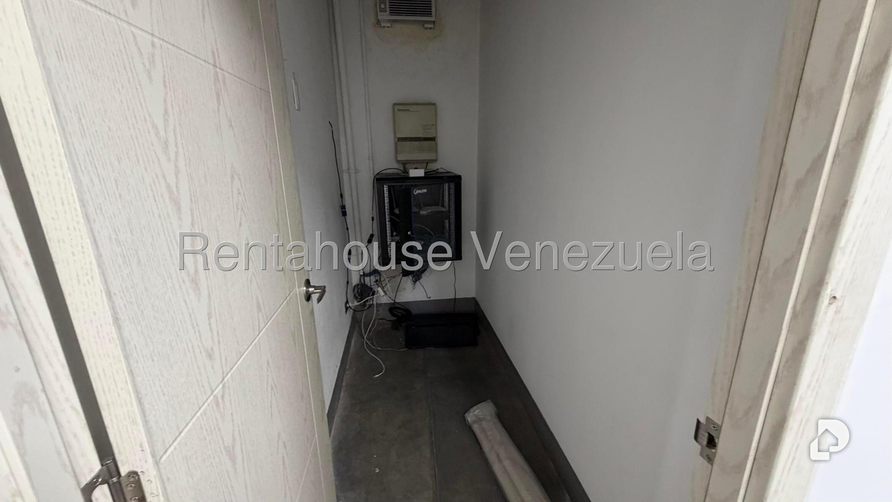 Galpón en Maripérez, Caracas – 27