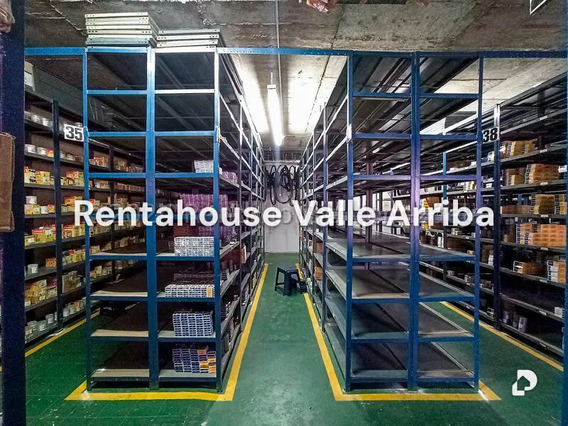 Local comercial en Los Cortijos de Lourdes, Caracas – 12