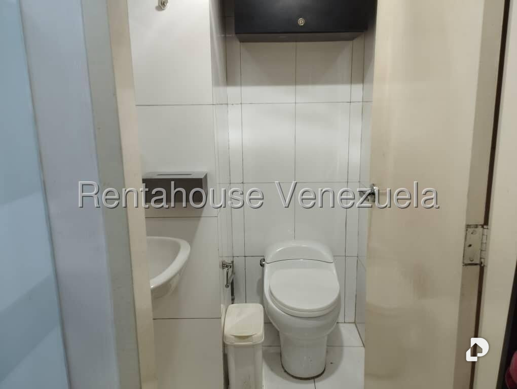 Oficina en Las Mercedes, Caracas – 13