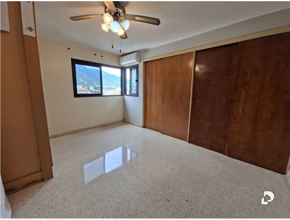 Apartamento en La Florida, Caracas – 18