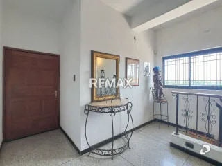 Building in La Limpia, Maracaibo – 21
