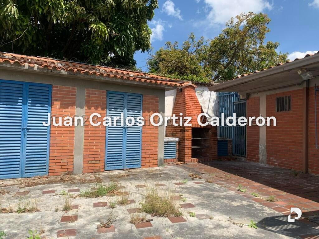 Casa en Cumbres de Curumo, Caracas – 13