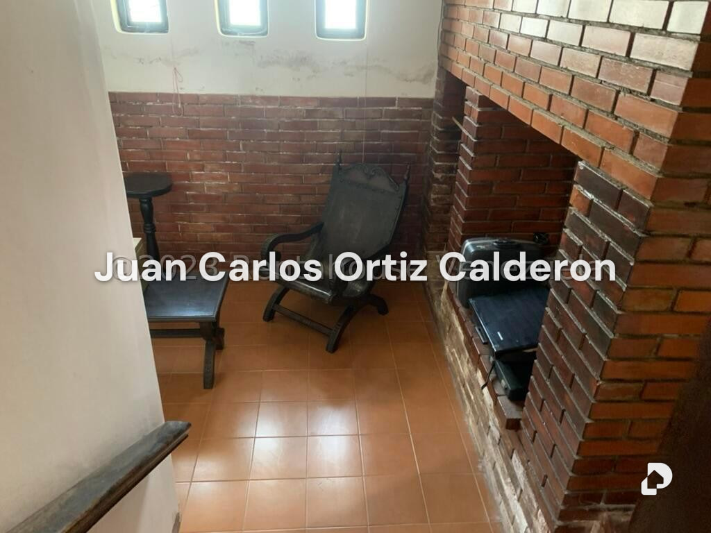 Casa en Cumbres de Curumo, Caracas – 24