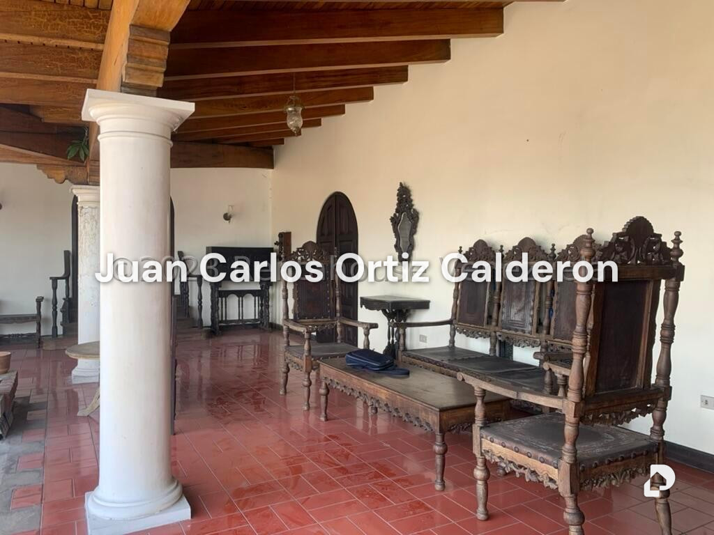 Casa en Cumbres de Curumo, Caracas – 18