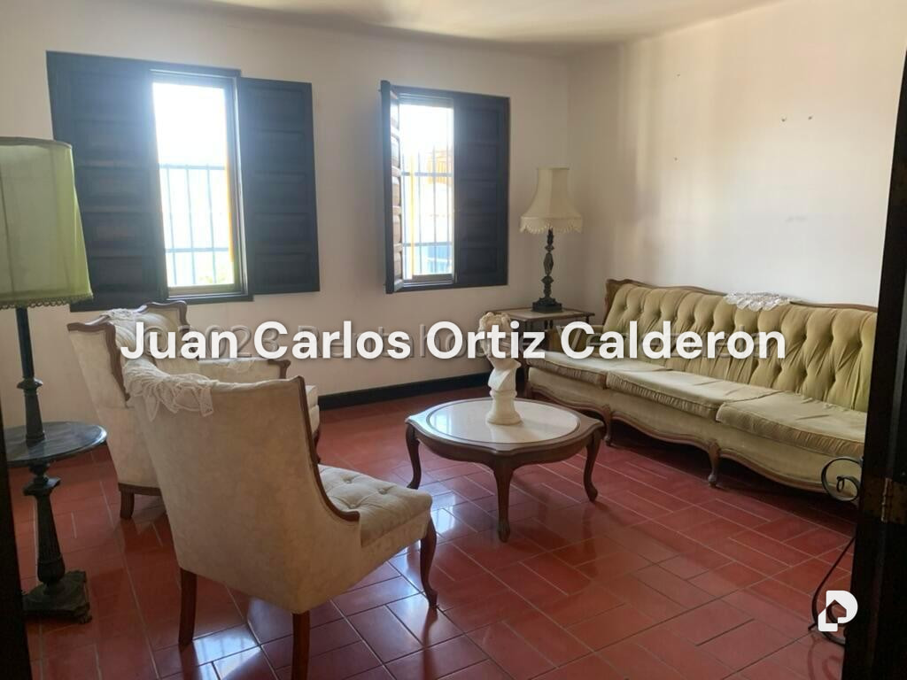 Casa en Cumbres de Curumo, Caracas – 29