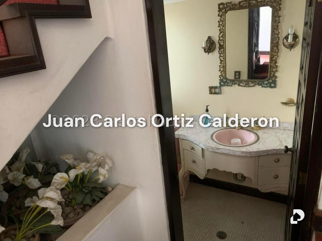 Casa en Cumbres de Curumo, Caracas – 19