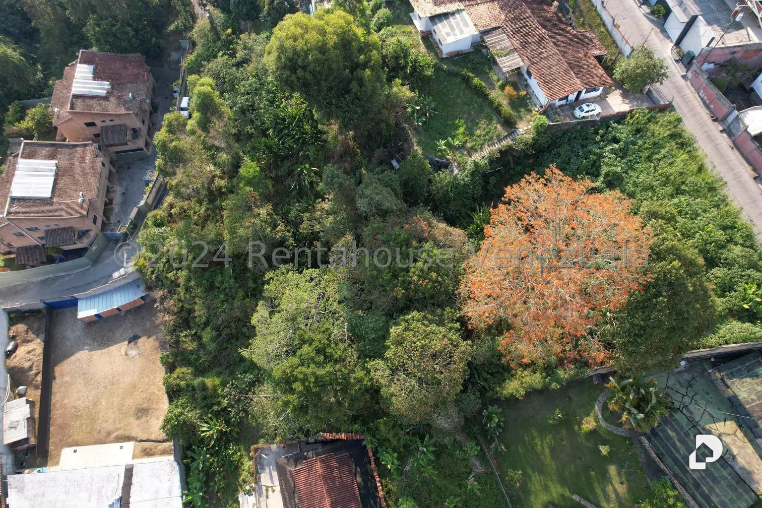 Land in La Unión, Caracas – 2