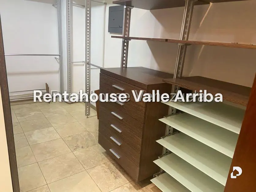 Apartamento en Lomas de Las Mercedes, Caracas – 17