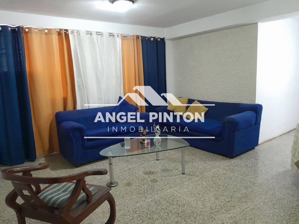 Apartamento en Avenida Goajira, Maracaibo - 1