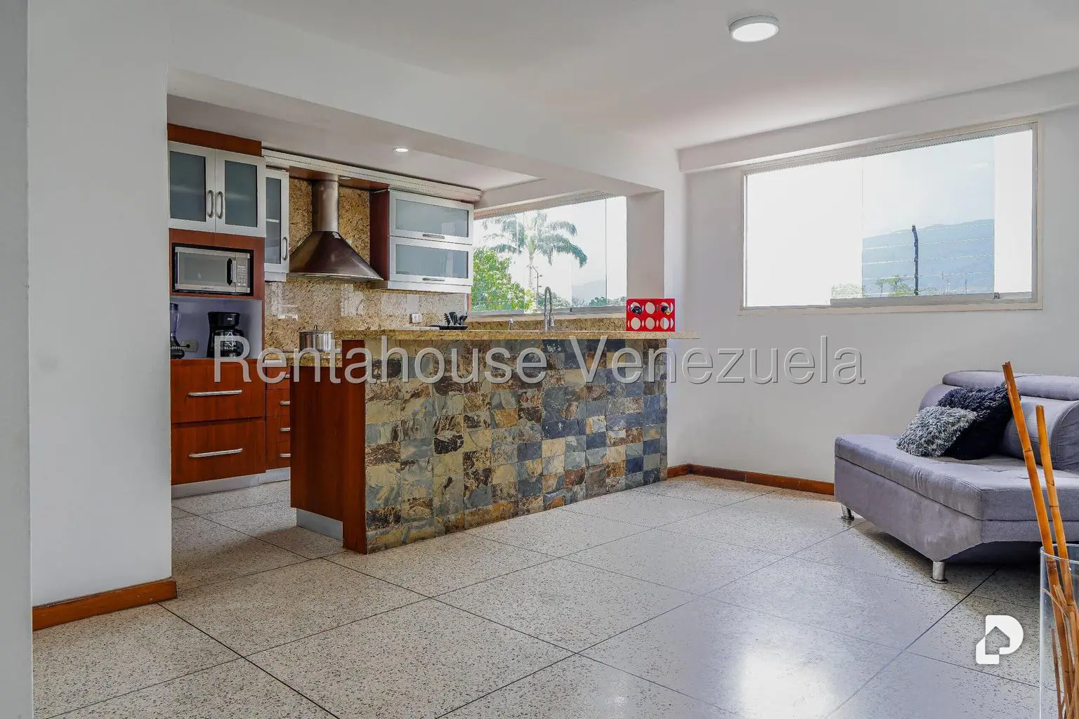 Edificio en Colinas de Bello Monte, Caracas – 28