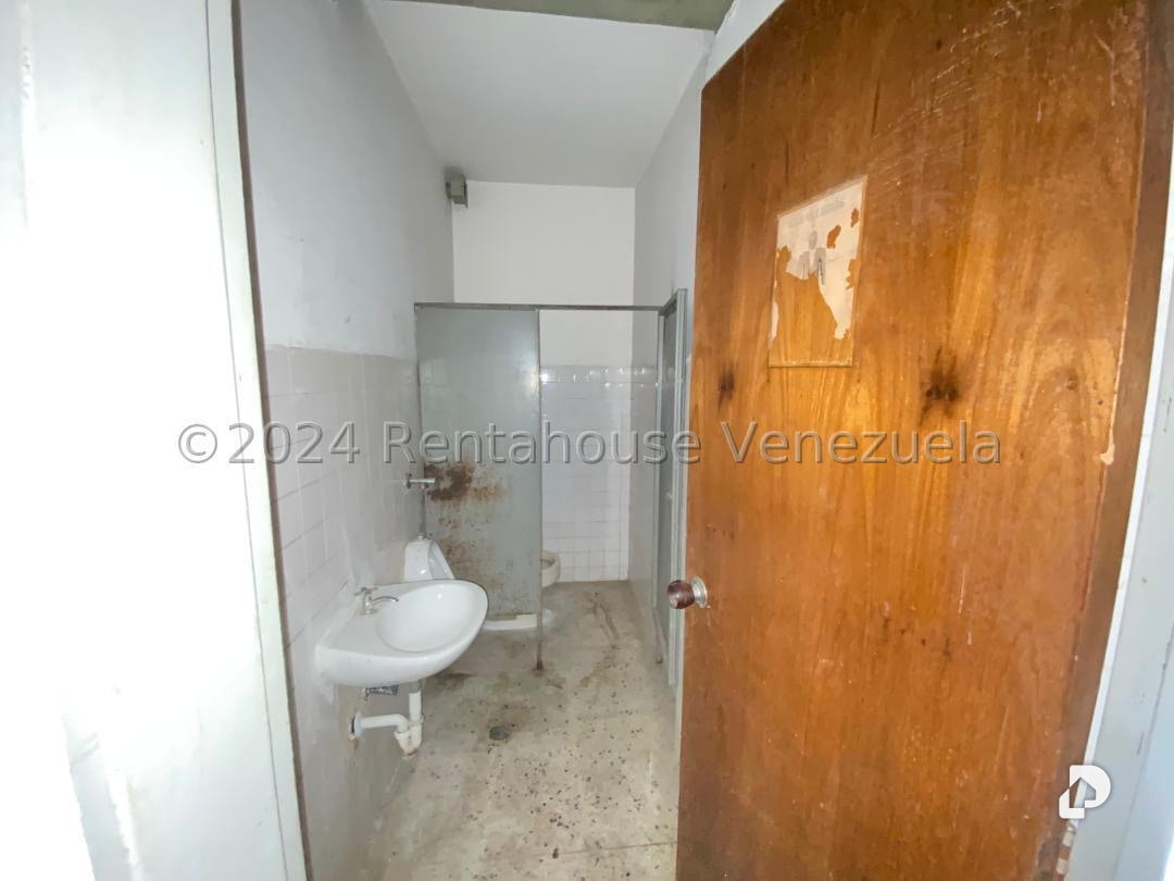 Local comercial en Catia, Caracas – 12
