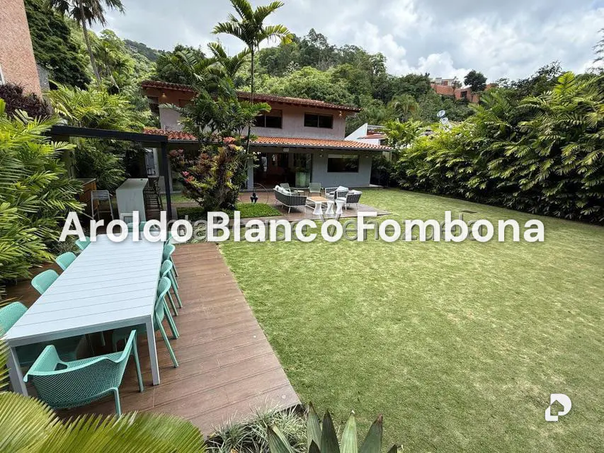 Casa en Colinas de Tamanaco, Caracas – 18