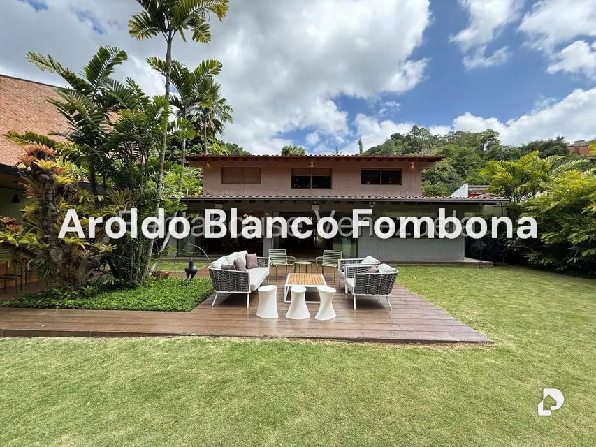 Casa en Colinas de Tamanaco, Caracas – 24