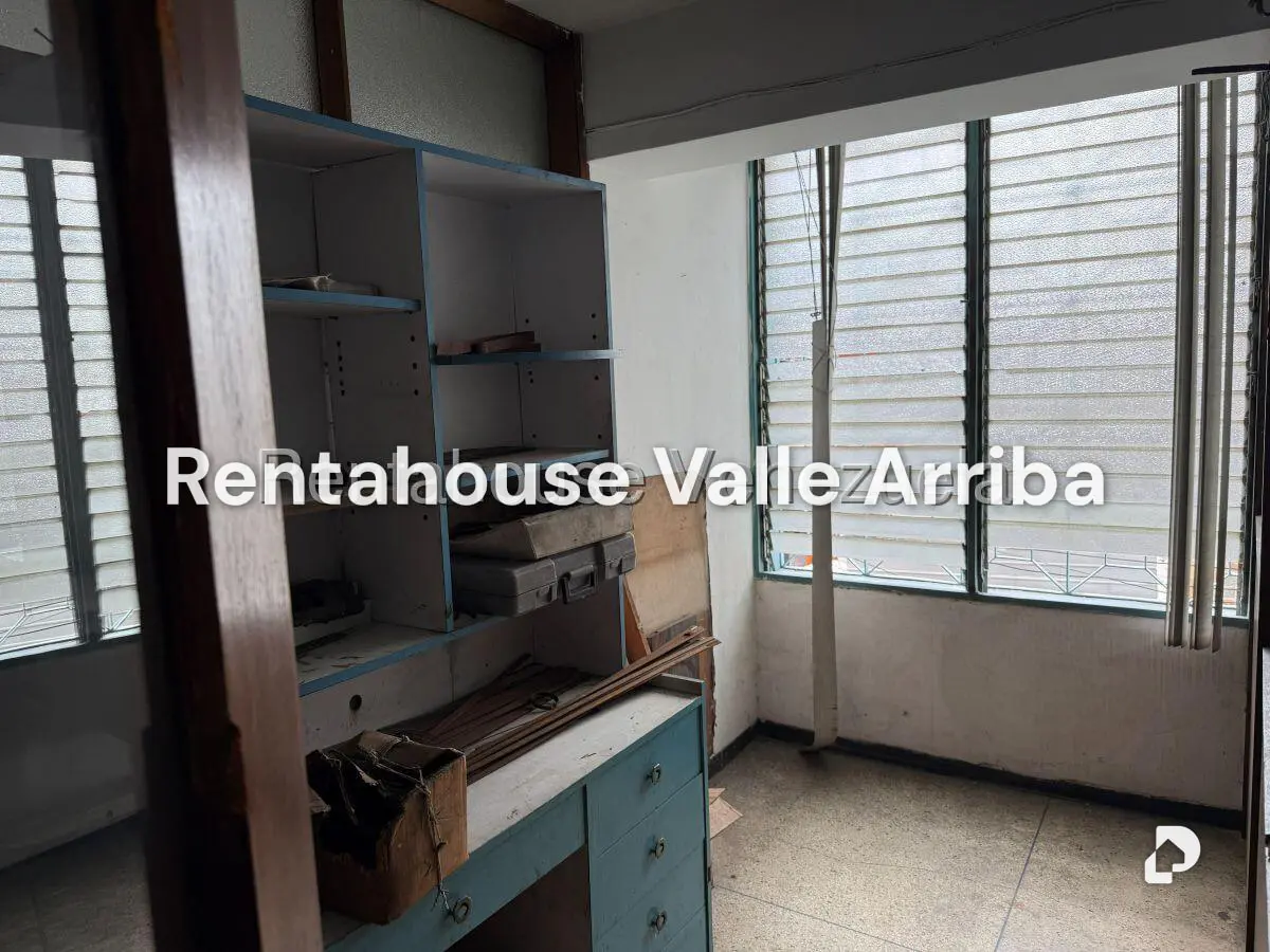Local comercial en Catia, Caracas – 24