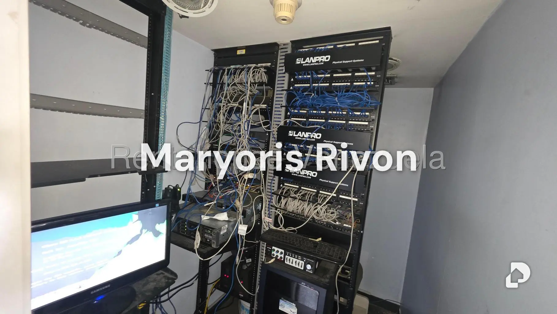 Local comercial en Parroquia Catedral, Caracas – 28