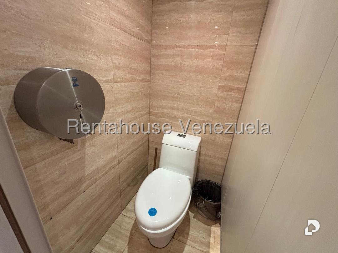Oficina en Chuao, Caracas – 17