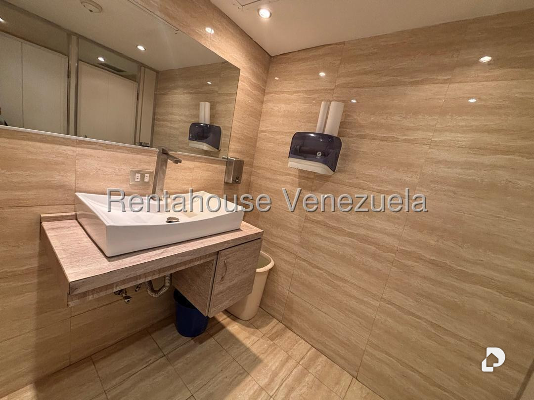 Oficina en Chuao, Caracas – 14
