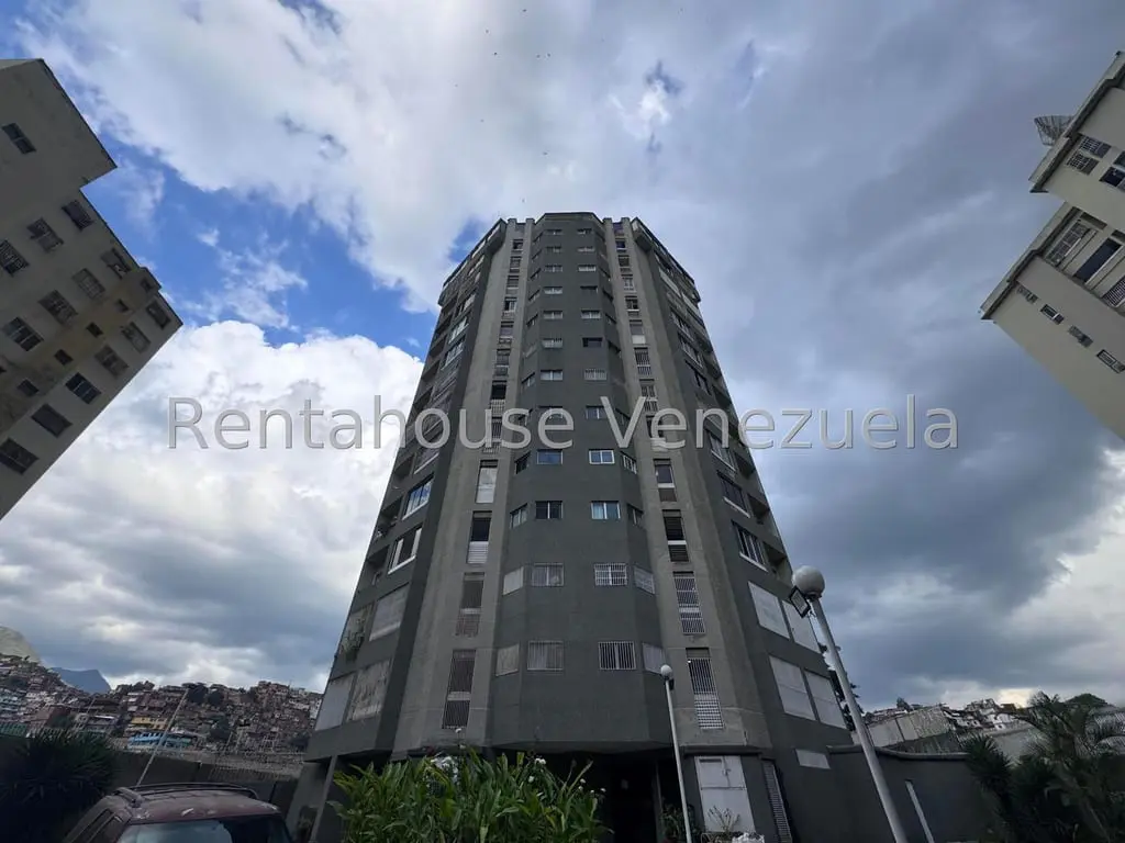 Apartamento en La Urbina, Caracas - 1