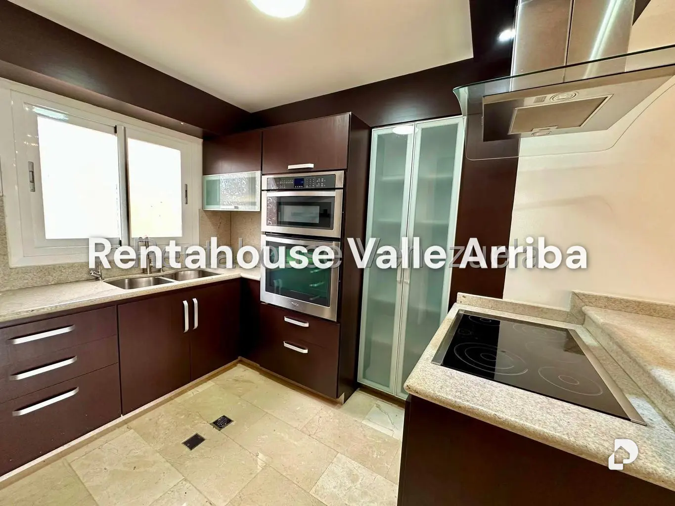 Apartamento en El Rosal, Caracas – 10