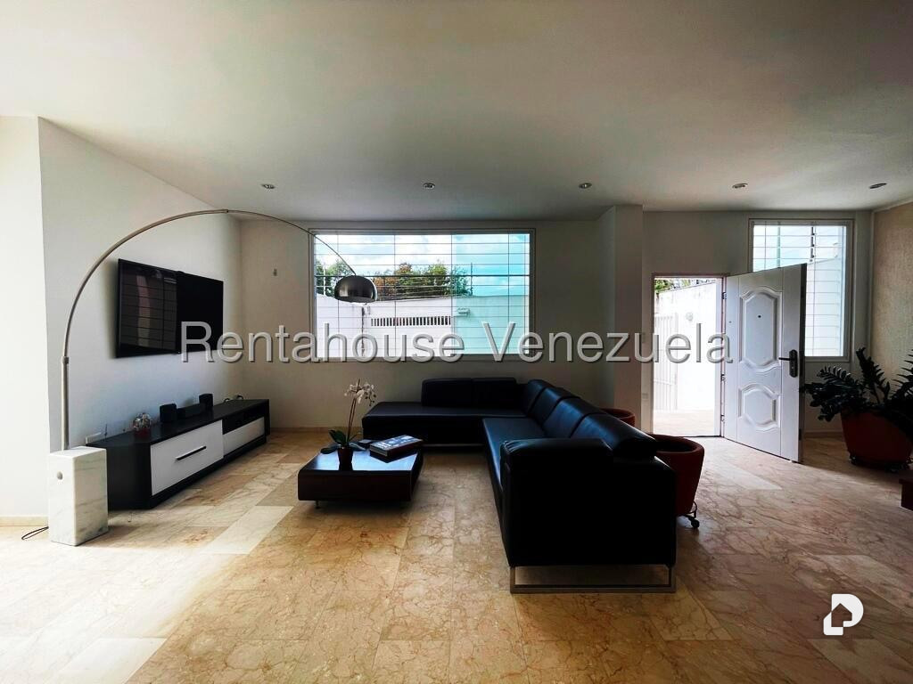 Casa en Alto Prado, Caracas – 18