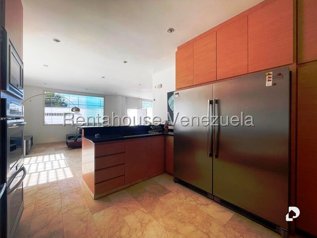Casa en Alto Prado, Caracas – 24