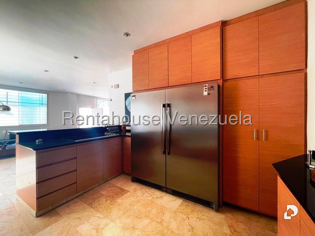 Casa en Alto Prado, Caracas – 25