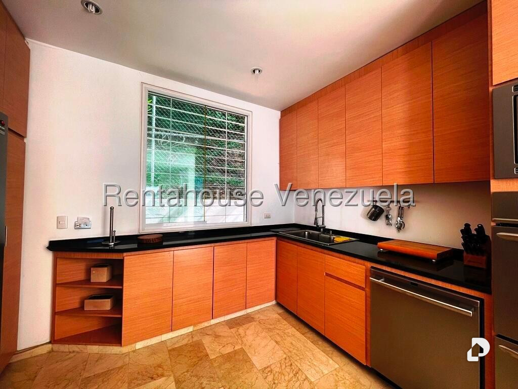 Casa en Alto Prado, Caracas – 27