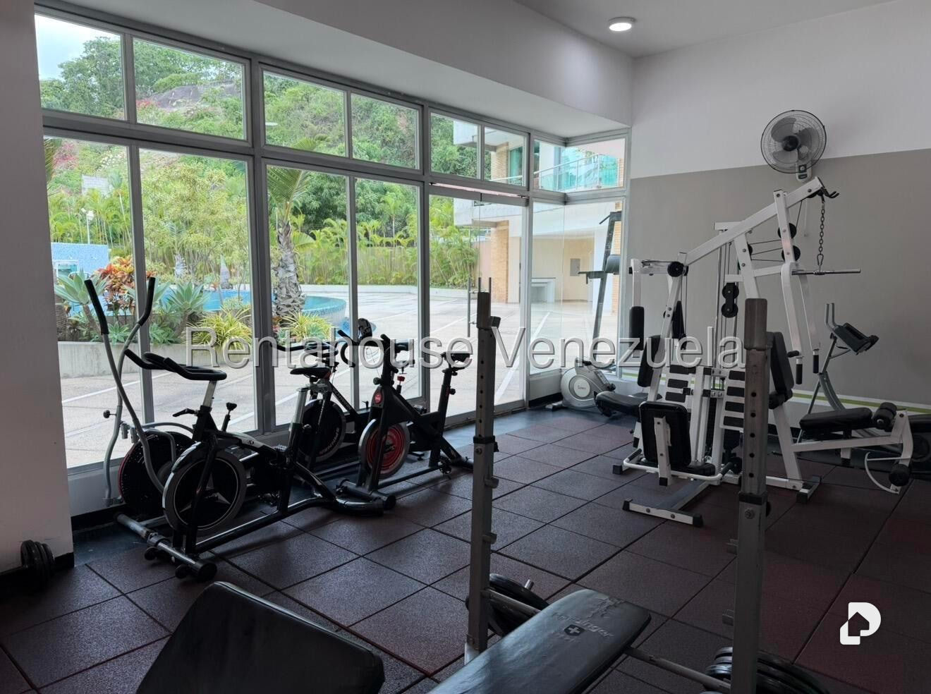 Apartamento en Las Mesetas de Santa Rosa de Lima, Caracas – 18