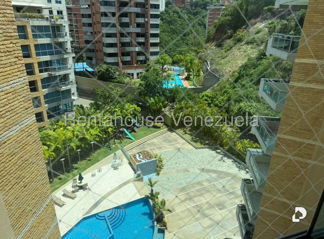 Apartamento en Las Mesetas de Santa Rosa de Lima, Caracas – 13