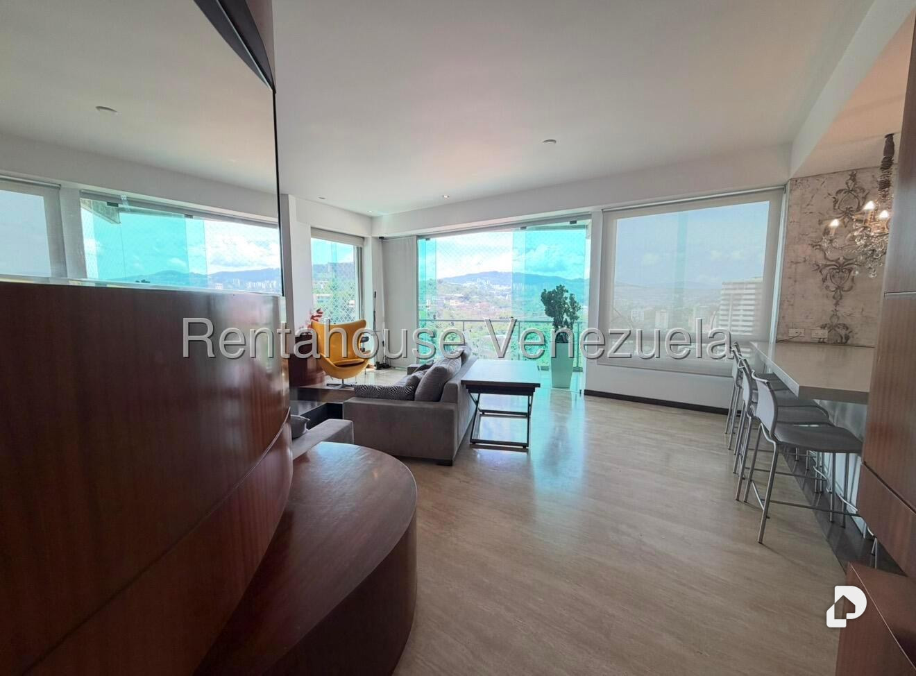 Apartamento en Las Mesetas de Santa Rosa de Lima, Caracas – 2