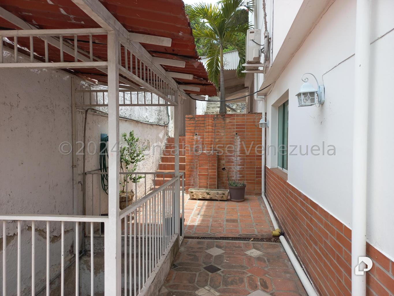 Casa en Prados del Este, Caracas – 51