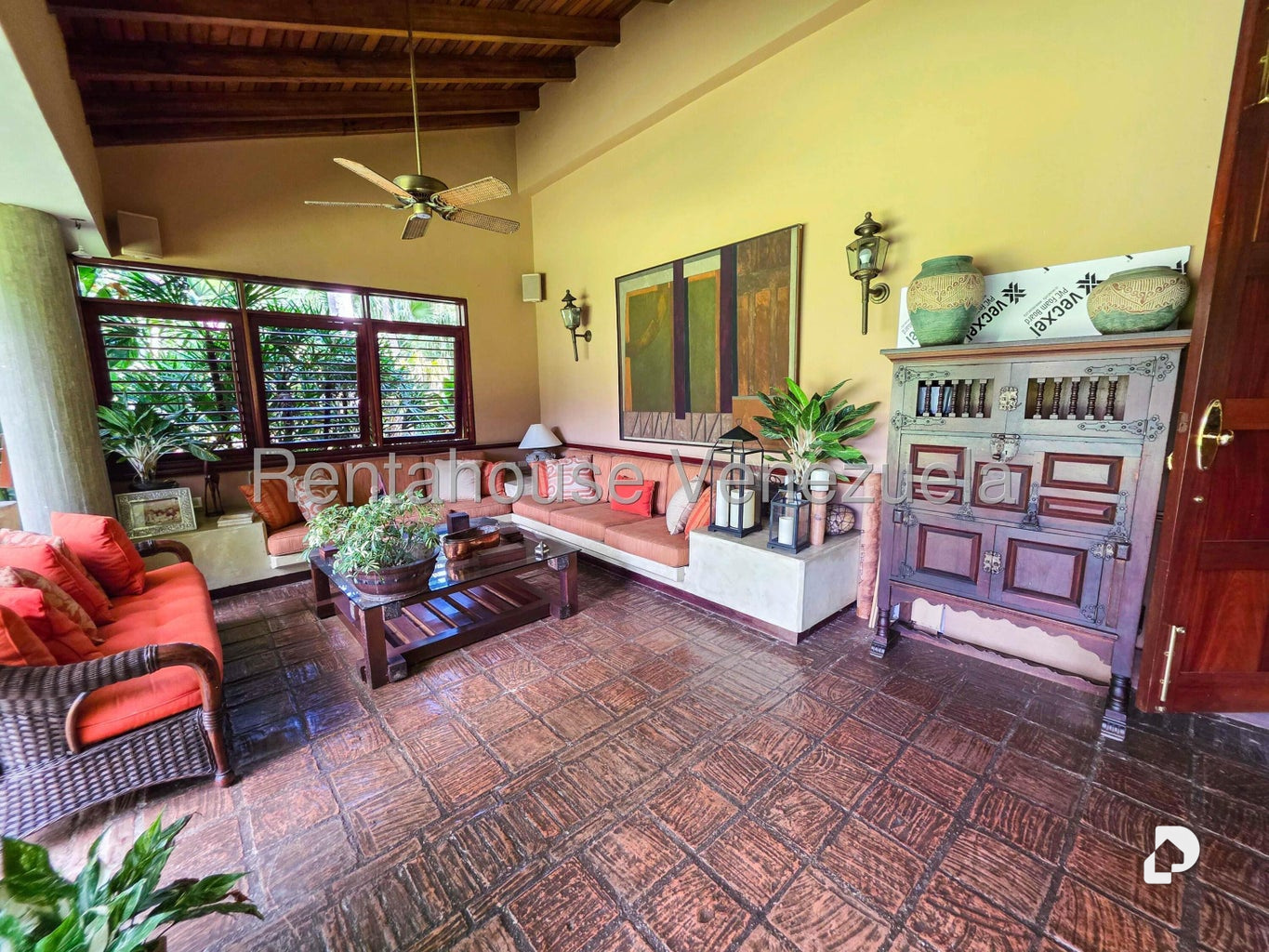 Casa en Cerro Verde, Caracas – 27