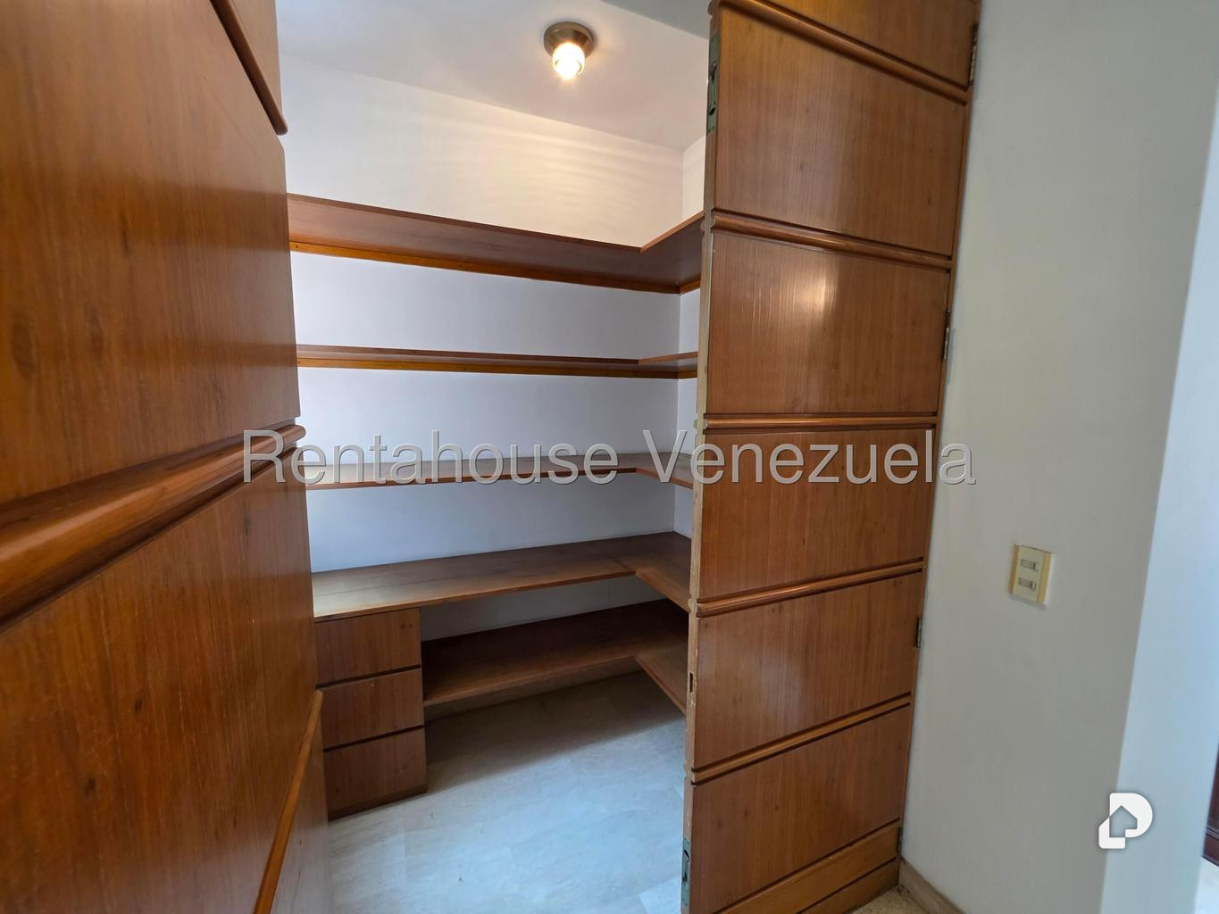 Apartamento en Los Naranjos de las Mercedes, Caracas