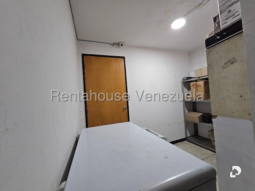 Edificio en Las Mercedes, Caracas – 50