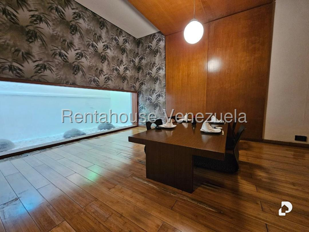 Edificio en Las Mercedes, Caracas – 25