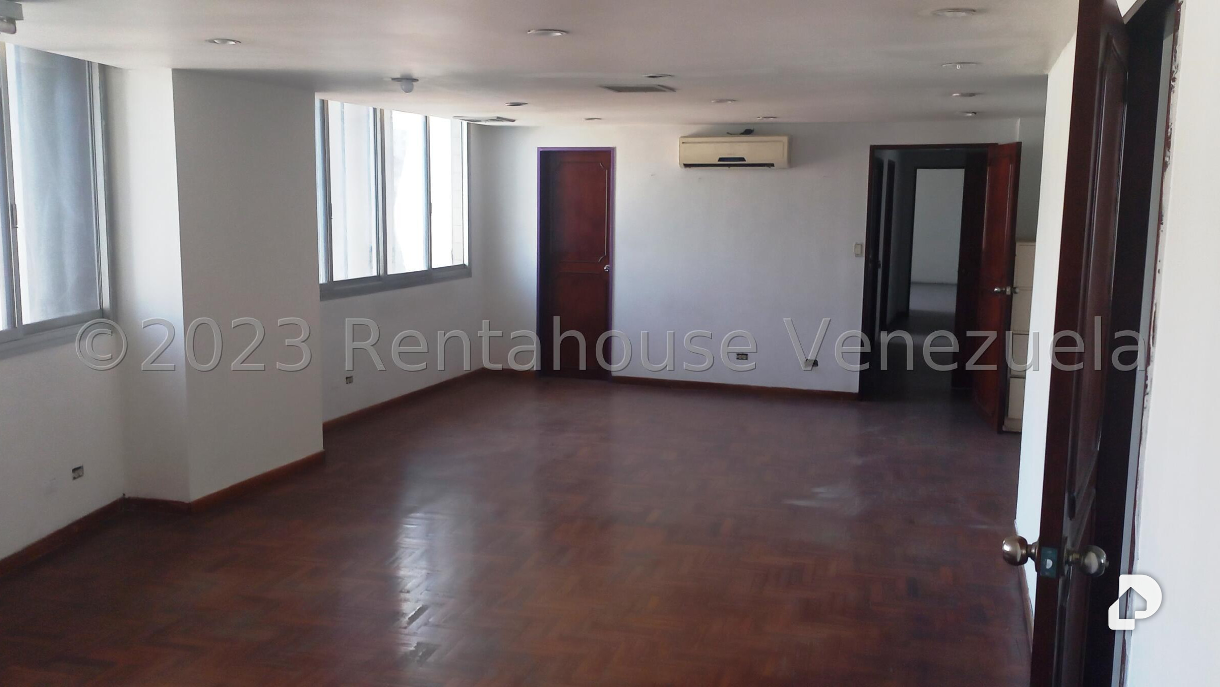 Oficina en Parroquia Catedral, Caracas – 13