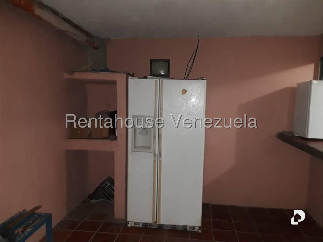 Warehouse in San Antonio, Los Teques – 16