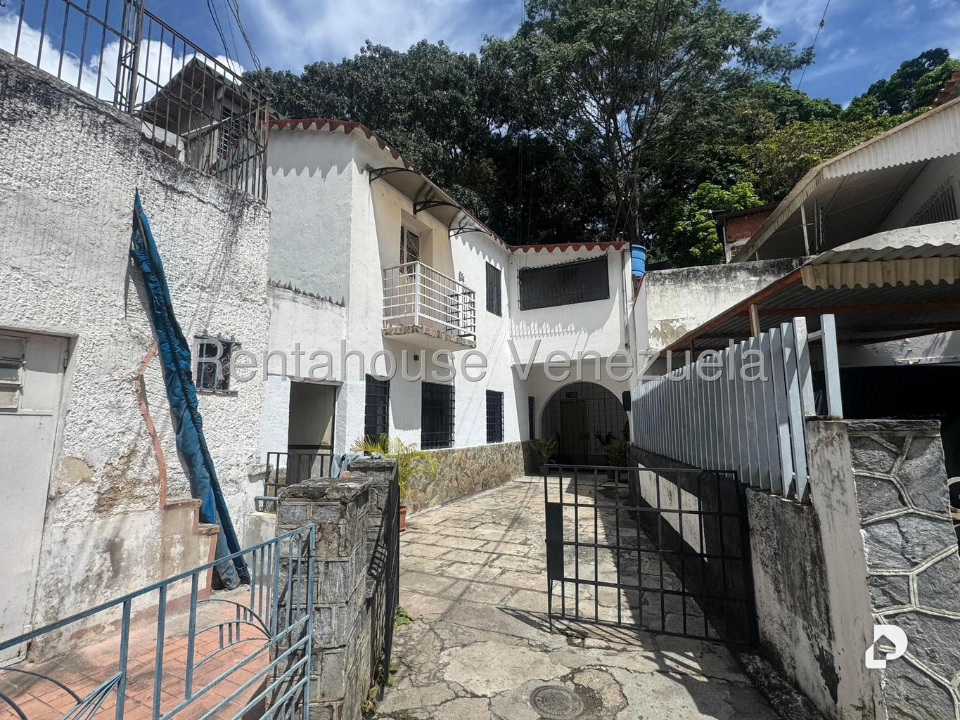 Casa en El Paraíso, Caracas – 17