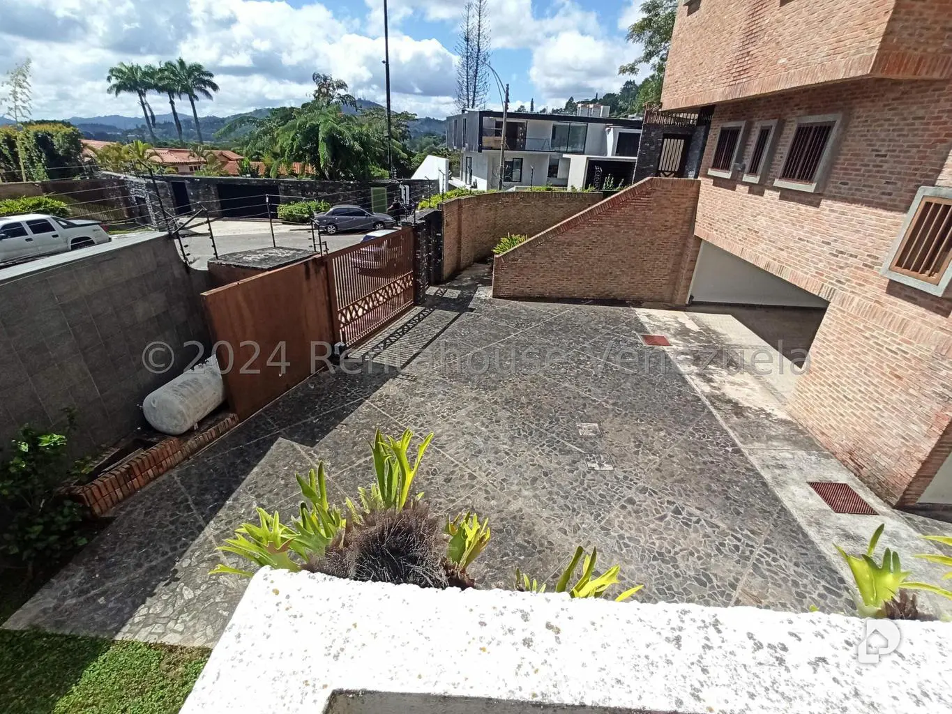 House in La Lagunita Country Club, Caracas – 8