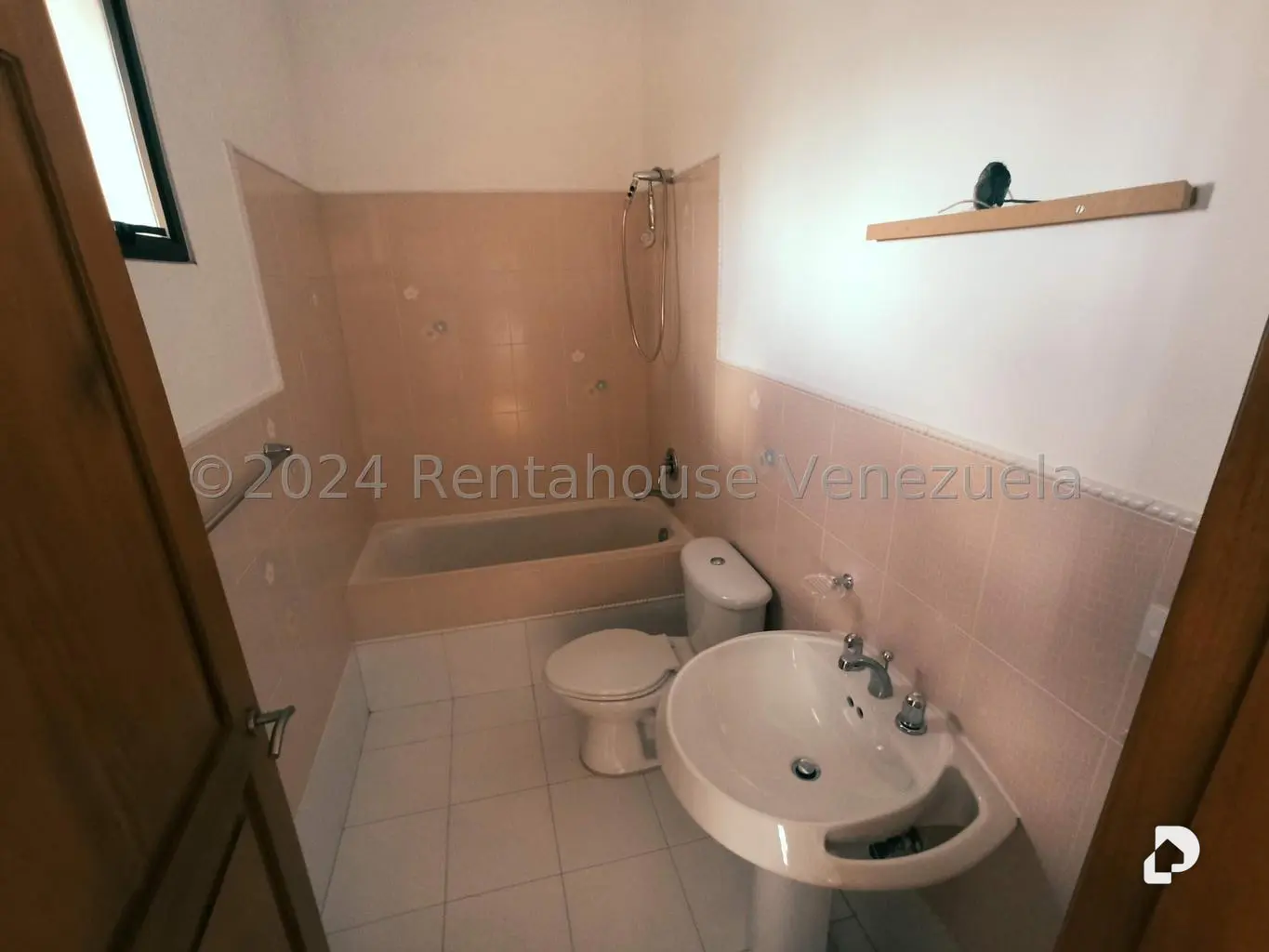 House in La Lagunita Country Club, Caracas – 16