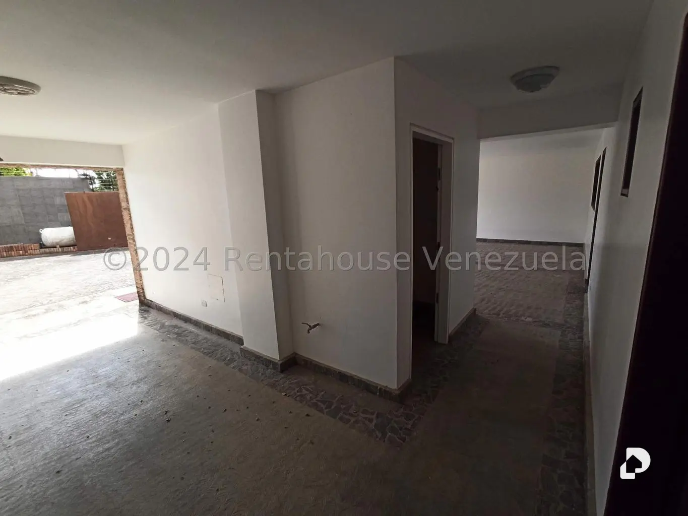 House in La Lagunita Country Club, Caracas – 12