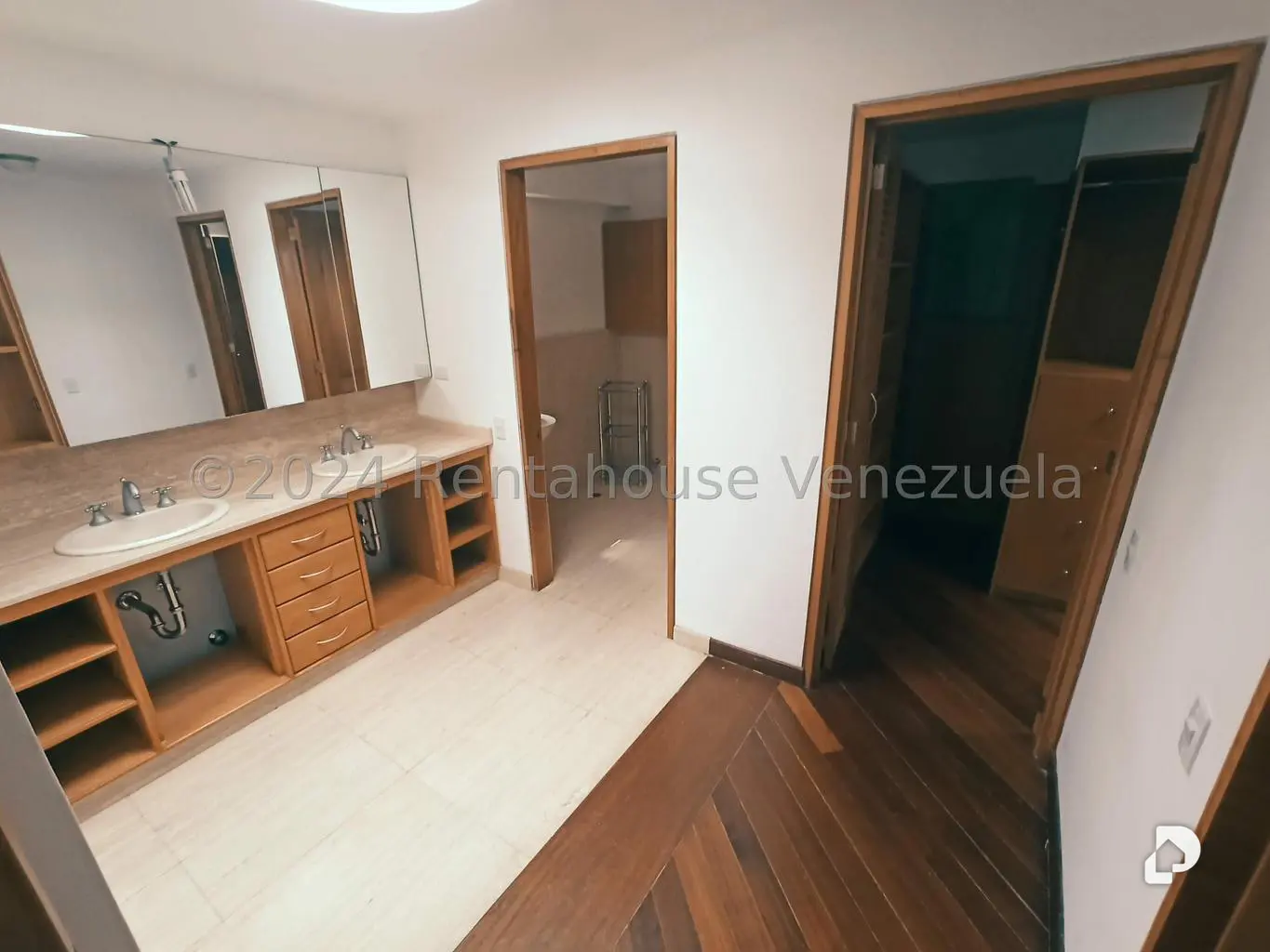 House in La Lagunita Country Club, Caracas – 4