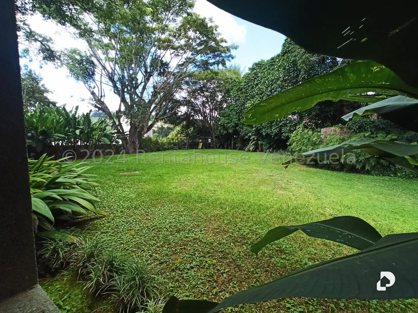 House in La Lagunita Country Club, Caracas – 28