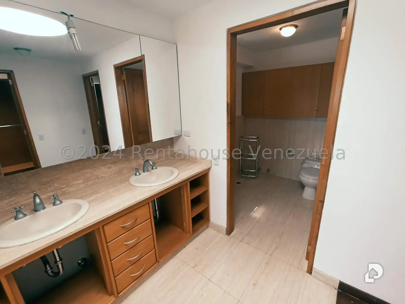 House in La Lagunita Country Club, Caracas – 18