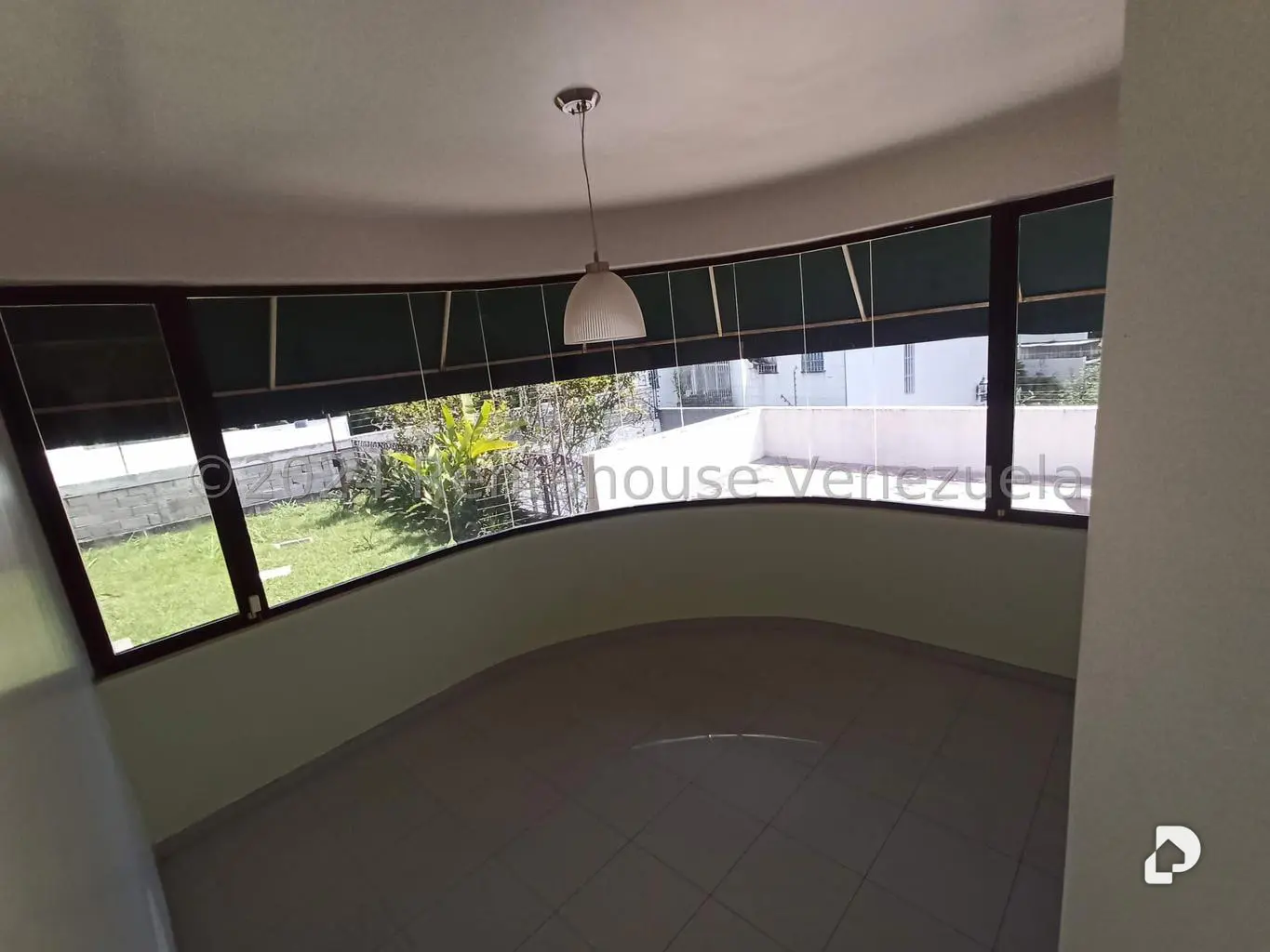 House in La Lagunita Country Club, Caracas – 11