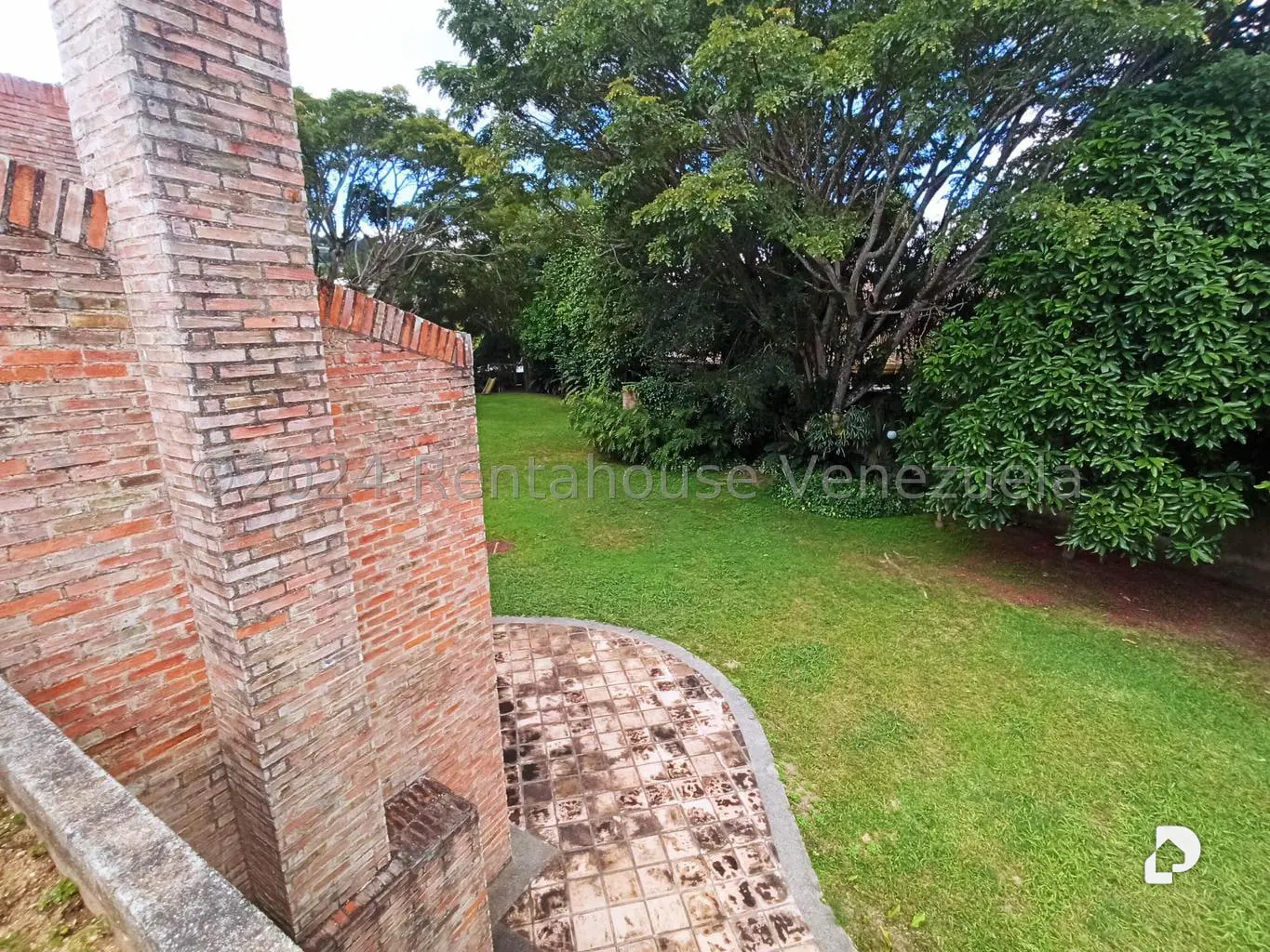 House in La Lagunita Country Club, Caracas – 27